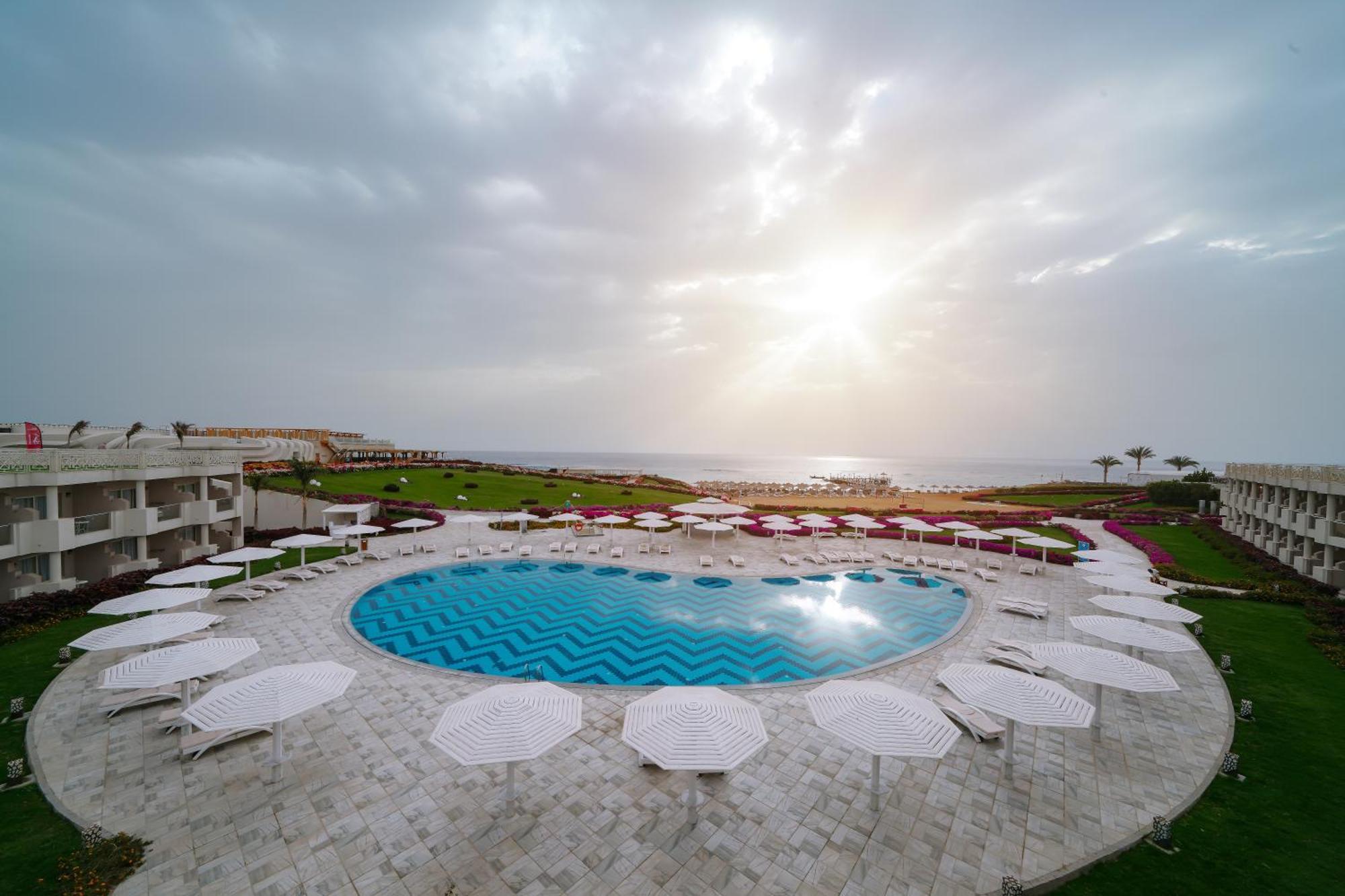 Sirena Beach Resort & Spa Marsa Alam Esterno foto